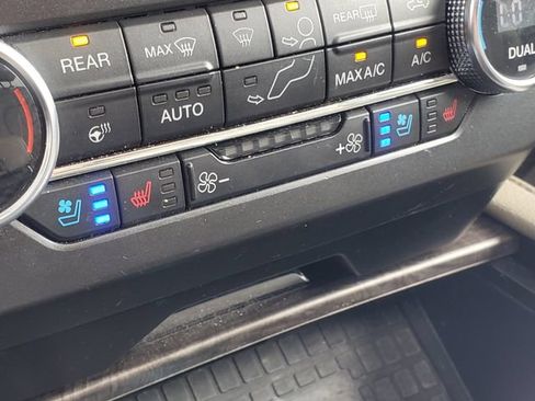 Used 2020 Ford Expedition Limited w/ Equipment Group 301A AWD/4WD image 23