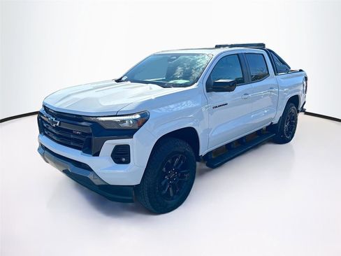 Used 2025 Chevrolet Colorado Z71 w/ Midnight Edition image 3