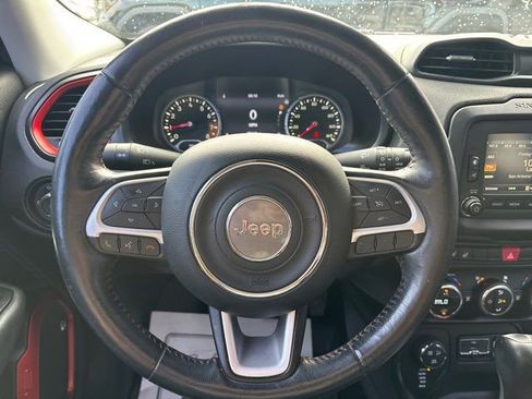 Used 2017 Jeep Renegade Trailhawk w/ Premium Trailhawk Package AWD/4WD image 31
