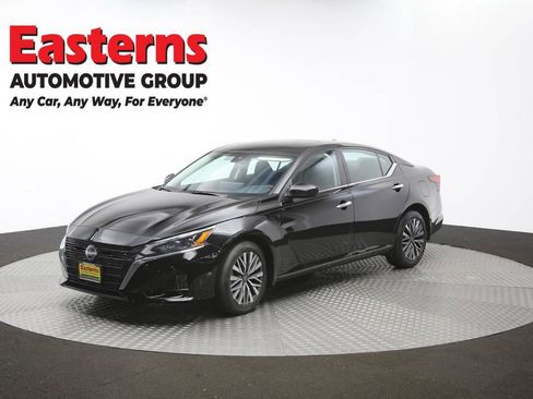 Used 2023 Nissan Altima 2.5 SV w/ SV Premium Package AWD/4WD image 57