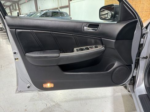 Used 2005 Honda Accord EX-L image 23