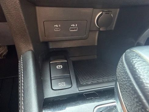 Used 2021 Nissan Kicks SR FWD image 29