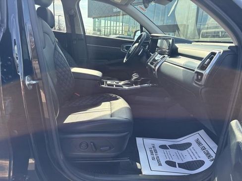 Used 2023 Kia Sorento SX image 19