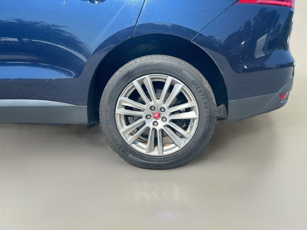 Used 2017 Jaguar F-PACE Prestige AWD/4WD image 10