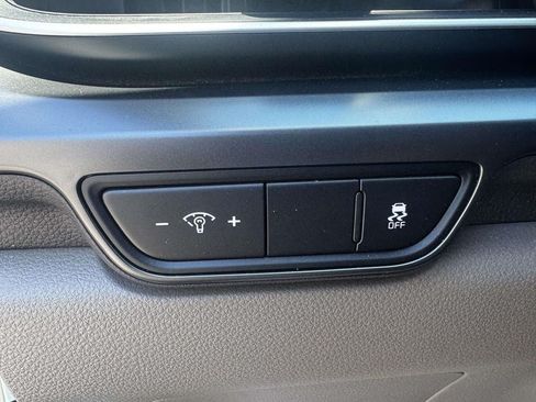 Used 2026 Kia Carnival FWD image 21