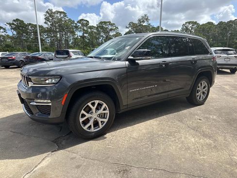 Used 2022 Jeep Grand Cherokee Limited AWD/4WD image 7