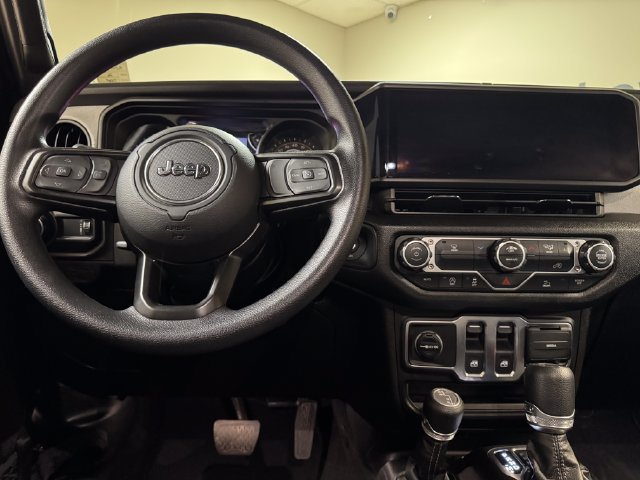 Used 2026 Jeep Wrangler Sport AWD/4WD image 9