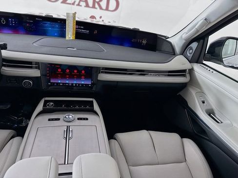 New 2026 Lincoln Navigator Reserve AWD/4WD image 26