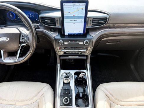 Used 2020 Ford Explorer Platinum w/ Premium Technology Package image 8