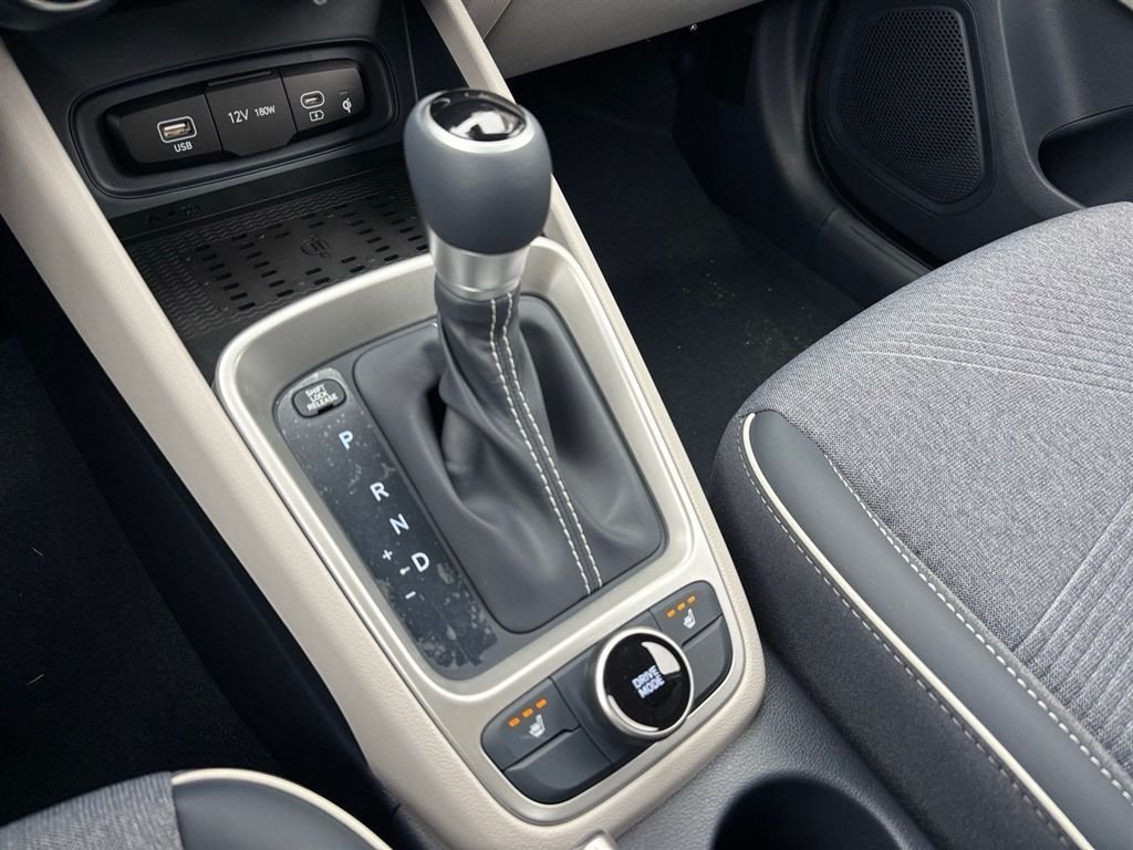 New 2026 Hyundai Venue SEL FWD image 23