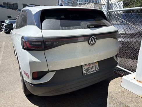 Used 2024 Volkswagen ID.4 2WD image 3