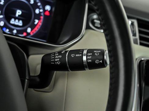 Used 2020 Land Rover Range Rover Sport HSE AWD/4WD image 25