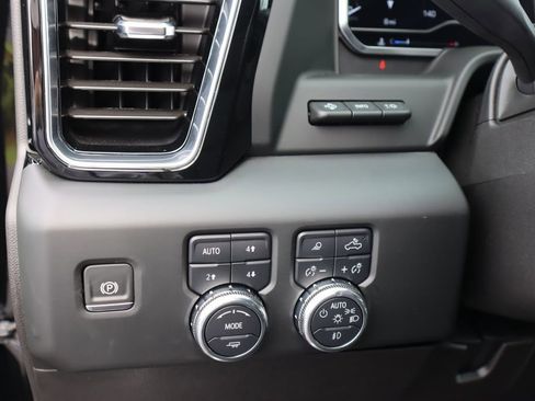 New 2026 GMC Sierra 2500 Denali w/ Denali Reserve Package image 6