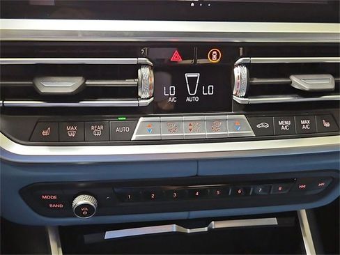 Used 2022 BMW M4 Coupe image 38