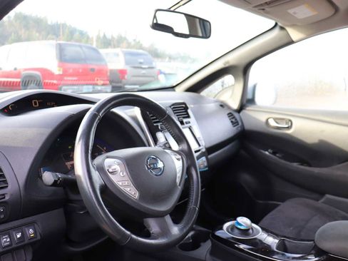 Used 2013 Nissan Leaf SV w/ LED & Quick Charge Pkg image 10