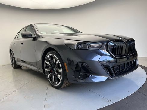 Used 2026 BMW 530i xDrive w/ M Sport Package AWD/4WD image 2