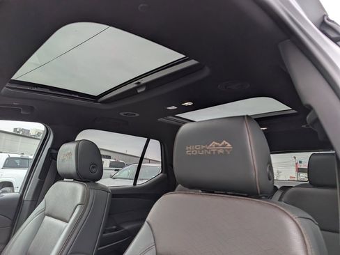 Used 2022 Chevrolet Traverse High Country image 24