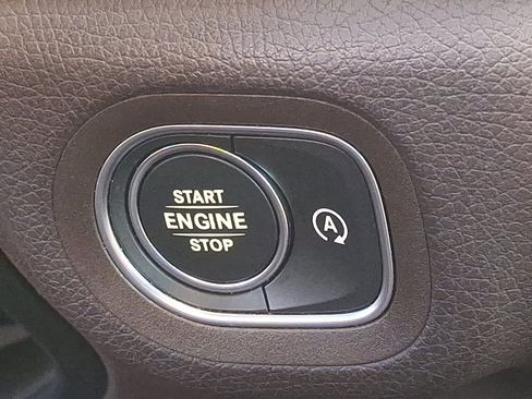 Used 2022 Mercedes-Benz GLS 450 4MATIC image 24