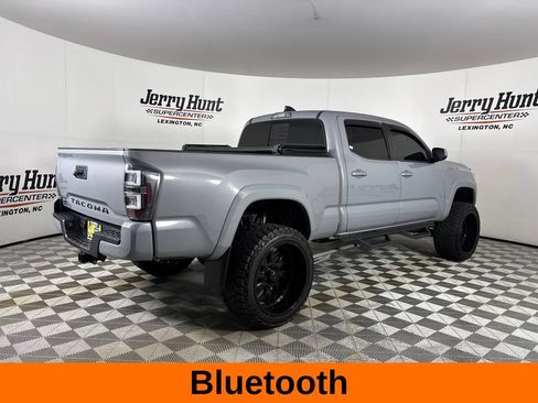 Used 2021 Toyota Tacoma SR5 AWD/4WD image 5