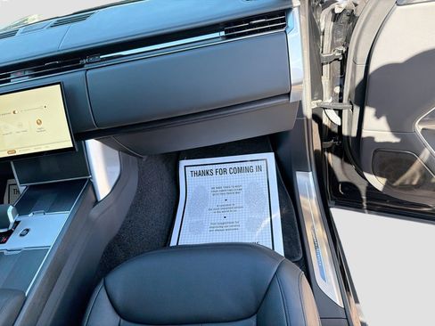 Used 2024 Land Rover Range Rover Autobiography image 18