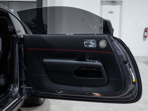 Used 2017 Rolls-Royce Wraith RWD image 23