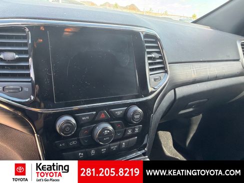 Used 2021 Jeep Grand Cherokee Laredo X AWD/4WD image 17