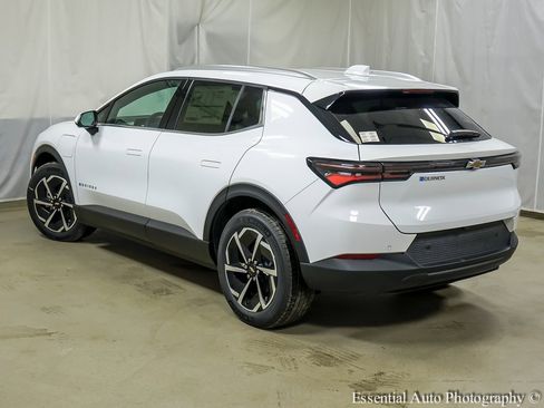 New 2026 Chevrolet Equinox EV LT image 8