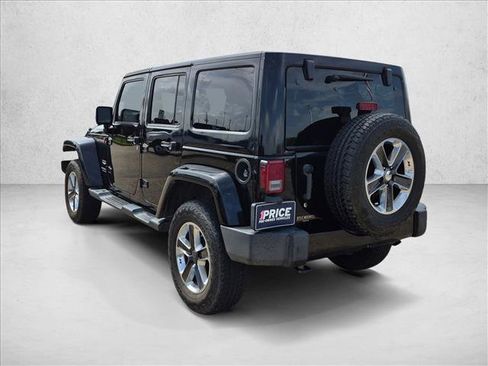 Used 2014 Jeep Wrangler Unlimited Sahara w/ Connectivity Group AWD/4WD image 7