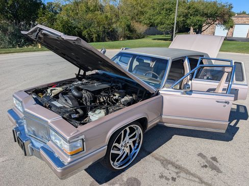 Used 1990 Cadillac Brougham image 62