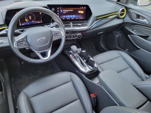 Used 2024 Chevrolet Trax ACTIV w/ Sunroof Package FWD image 31