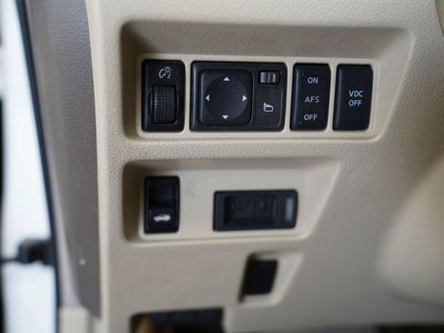 Used 2010 INFINITI M35 w/ Technology Pkg RWD image 26