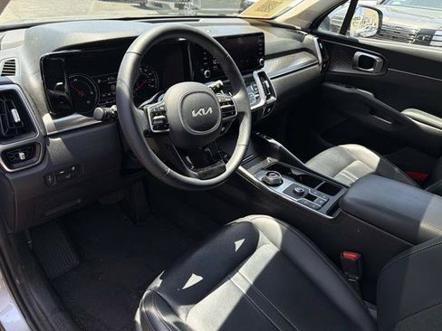 Used 2023 Kia Sorento EX w/ Panoramic Sunroof Package FWD image 15
