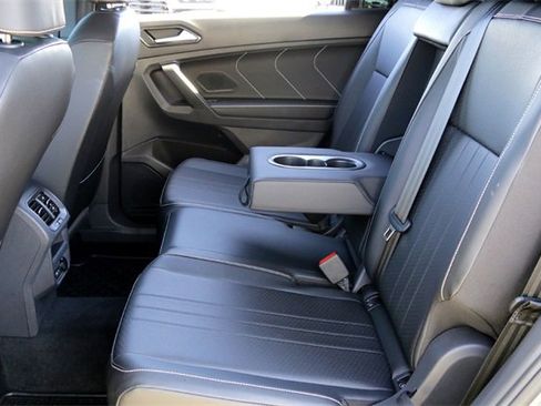 Used 2023 Volkswagen Tiguan SE R-Line image 24