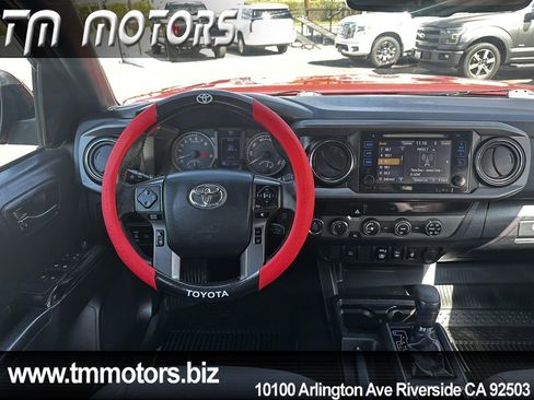 Used 2019 Toyota Tacoma TRD Off-Road image 15