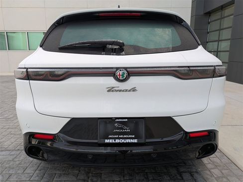 Used 2025 Alfa Romeo Tonale w/ Premium Package image 4
