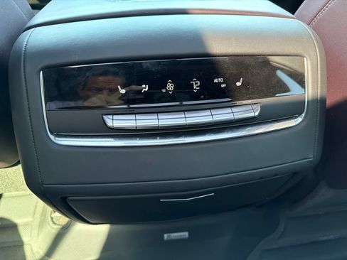 Used 2023 Cadillac Escalade Sport Platinum AWD/4WD image 19