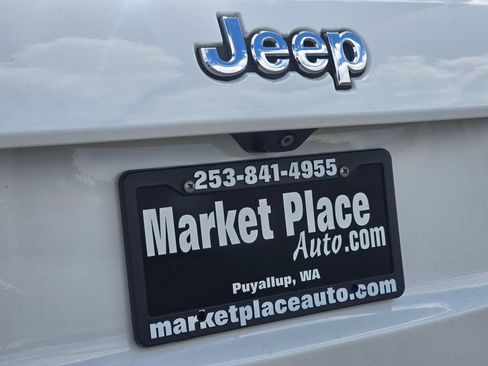 Used 2018 Jeep Grand Cherokee Limited AWD/4WD image 14
