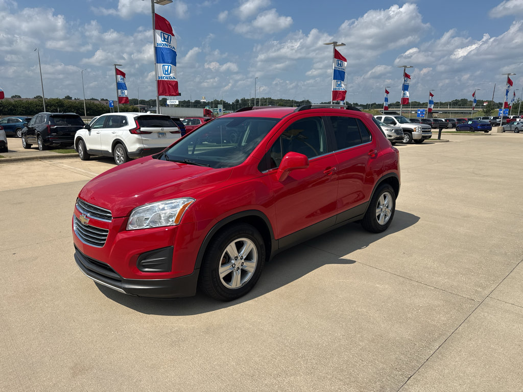 Used 2016 Chevrolet Trax LT w/ LT Convenience Package FWD image 1