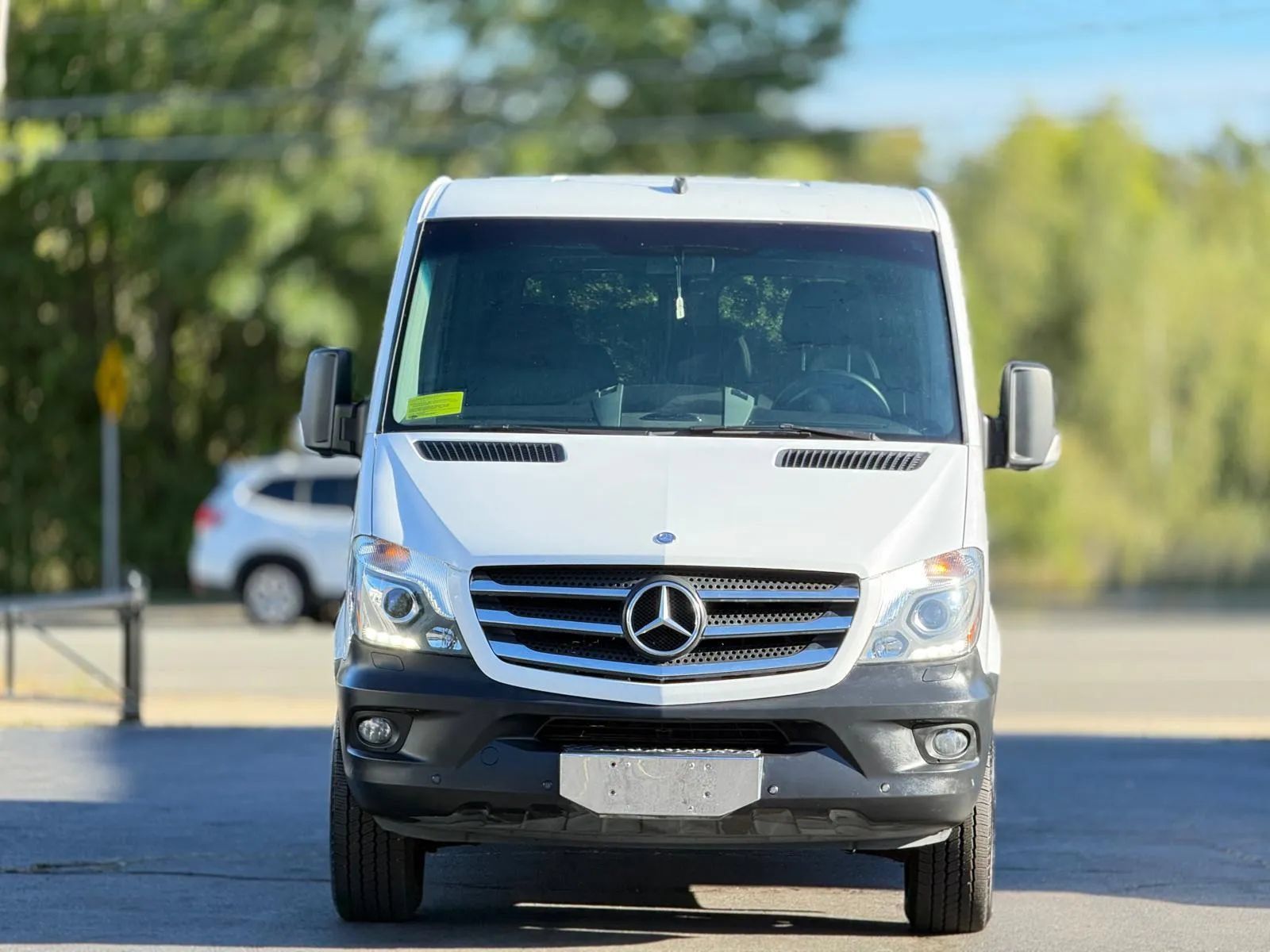 Used 2014 Mercedes-Benz Sprinter 2500 image 2