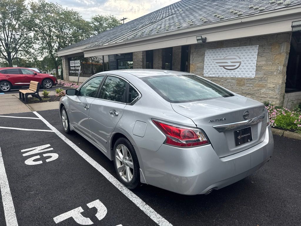 Used 2015 Nissan Altima 2.5 SV FWD image 11