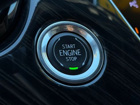 Used 2020 Cadillac XT6 Premium Luxury image 27