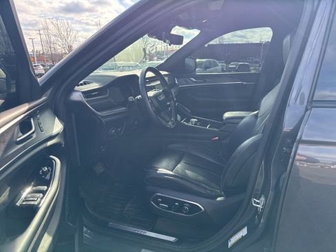 Used 2022 Jeep Grand Cherokee L Overland w/ Advanced Protech Group III image 8