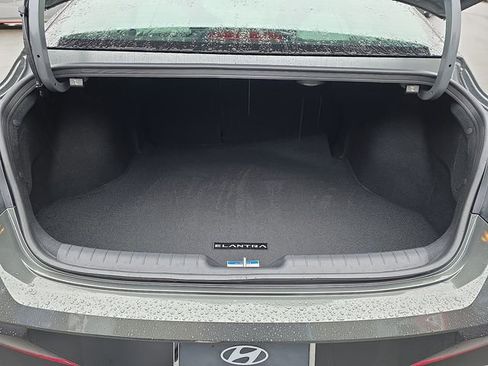 New 2026 Hyundai Elantra Limited FWD image 21