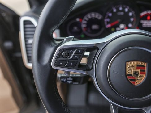 Certified 2023 Porsche Cayenne Coupe image 20