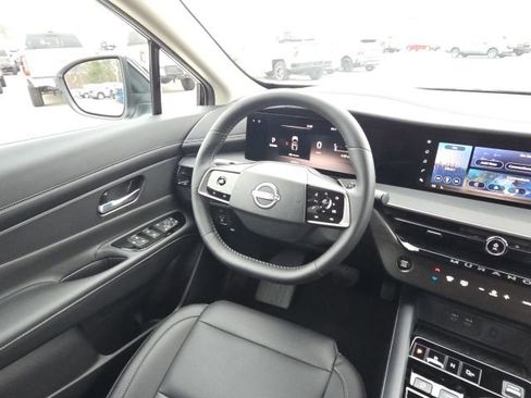 Used 2025 Nissan Murano SV image 28