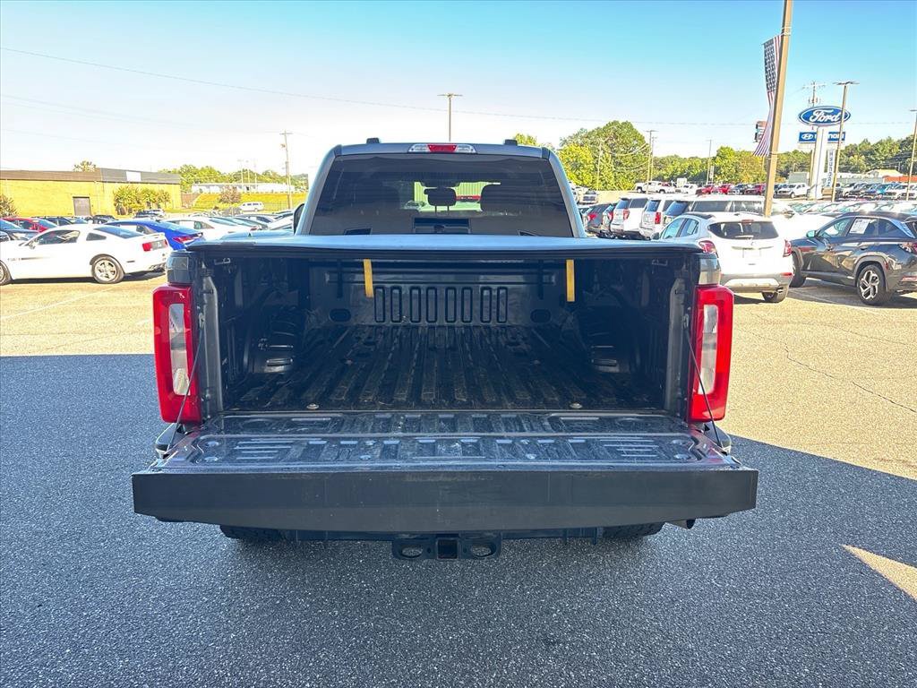 Used 2024 Ford F250 XLT AWD/4WD image 3