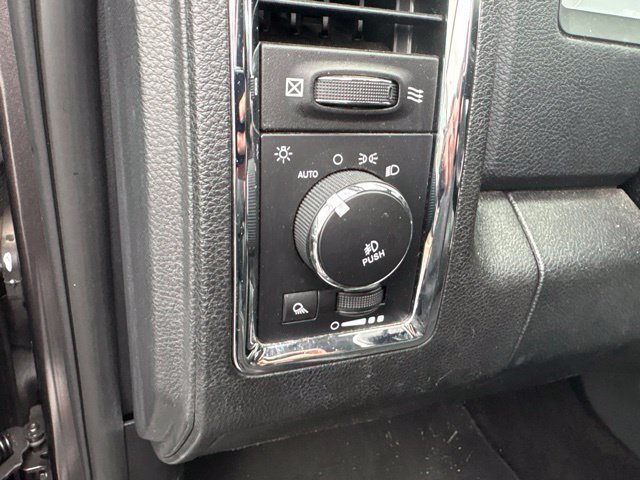 Used 2016 RAM 1500 Laramie w/ Convenience Group AWD/4WD image 14