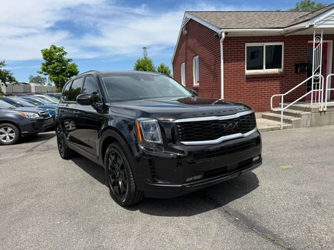 Used 2022 Kia Telluride SX w/ SX Prestige Package AWD/4WD image 3
