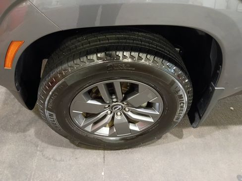 Used 2025 Nissan Frontier SV RWD image 27