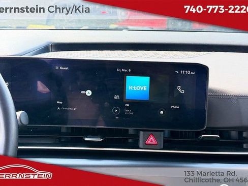 Used 2025 Kia Carnival FWD image 9